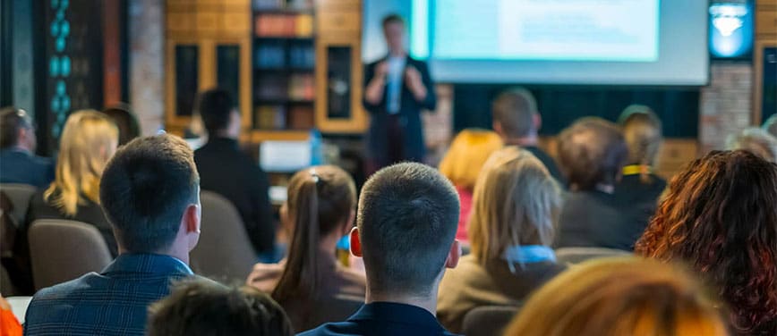 Du möchtest mehr über Seminarbefragungen mit easyfeedback erfahren