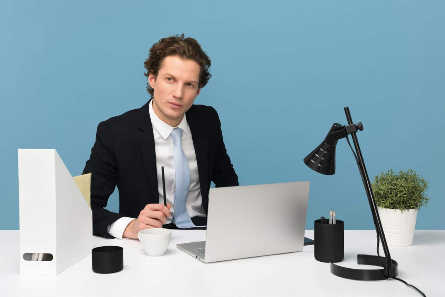 Erfahre, wie du mit dem Employee Experience Management, die Mitarbeitererfahrung verbessern kannst