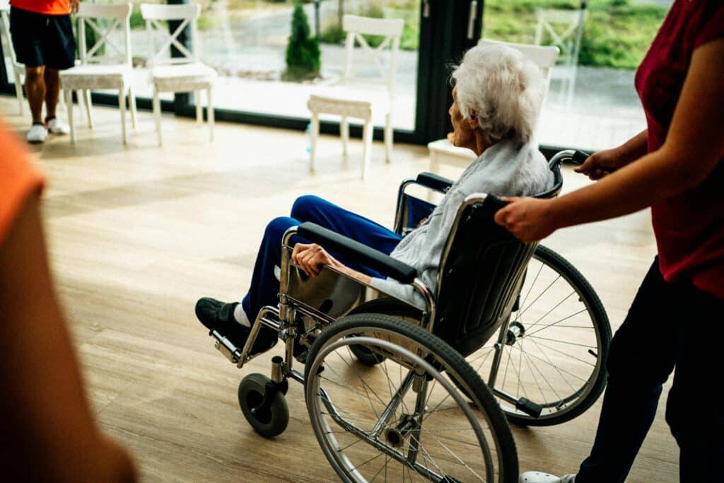 Mitarbeiterzufriedenheit in der Pflege Schlüssel zu Wohlbefinden und Qualität